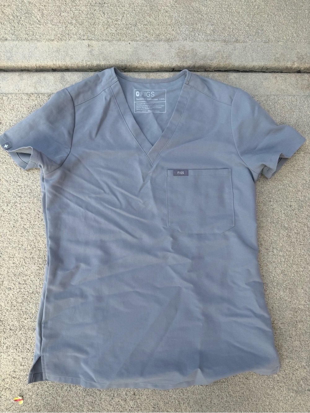 FIGS V-Neck Scrub Top in Slate Gray xxs